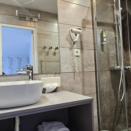 Hotel Logis Restaurant De La Poste