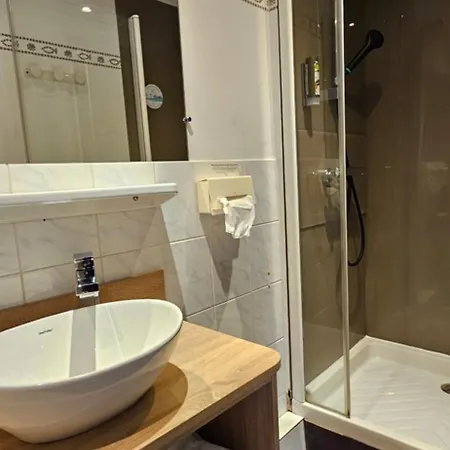 Отель Logis Restaurant De La Poste 3*