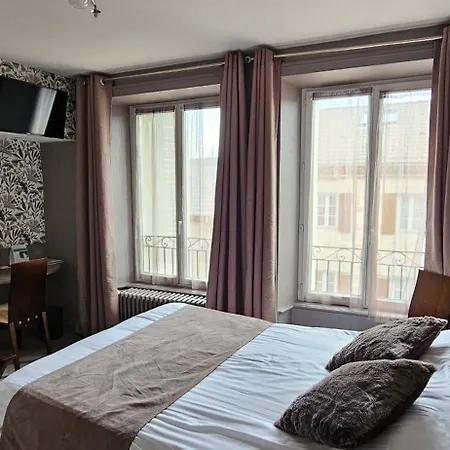 Отель Logis Restaurant De La Poste Tence