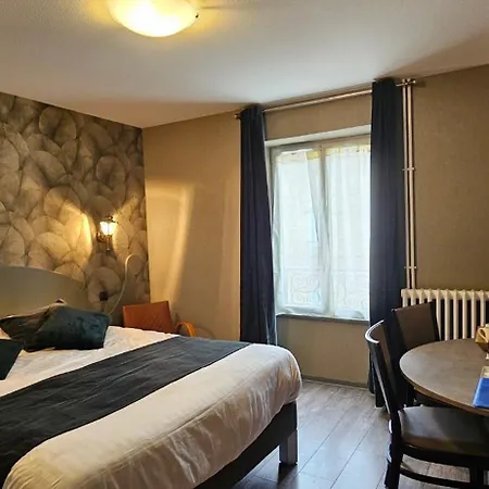 Hotel Logis Restaurant De La Poste 3*