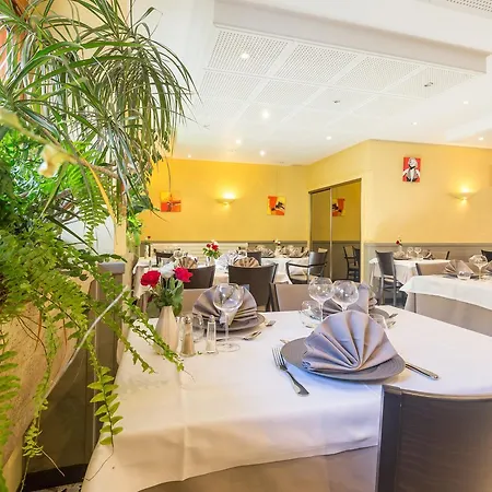 Logis Restaurant De La Poste 호텔 탕스