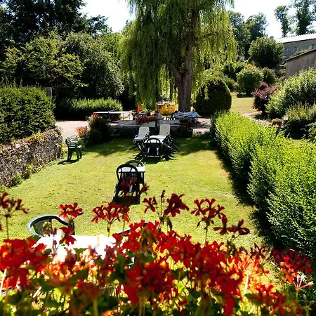 Hotel Logis Restaurant De La Poste 3*