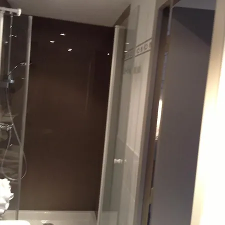 Logis Restaurant De La Poste Отель Tence
