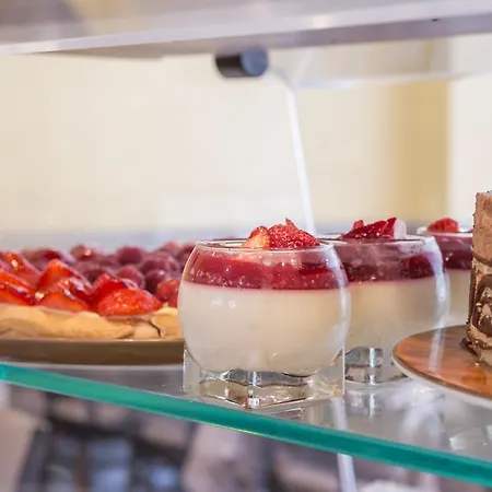 Logis Restaurant De La Poste Отель Tence