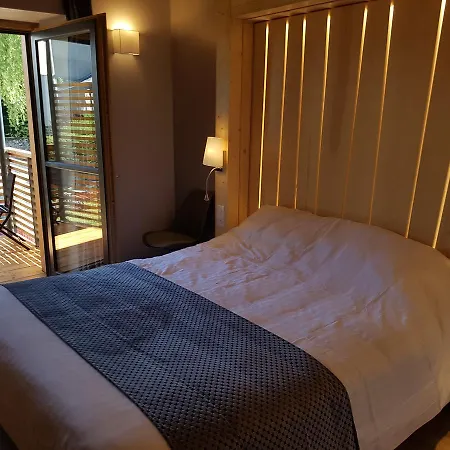 Logis Restaurant De La Poste 호텔 3*