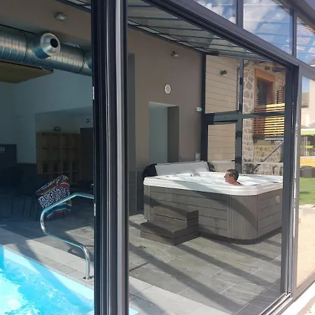 Отель Logis Restaurant De La Poste Tence