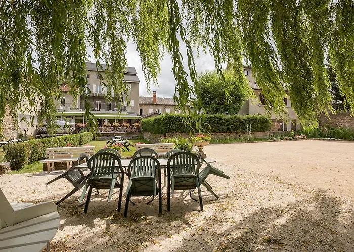 Hotel Logis Restaurant De La Poste 3*